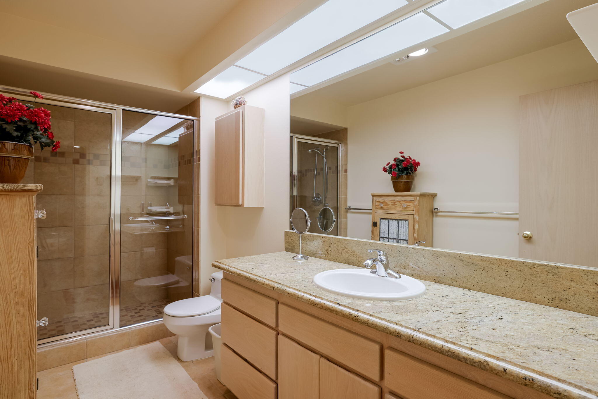 Bend, Oregon, 97703, United States, 3 Bedrooms Bedrooms, ,3 BathroomsBathrooms,Residential,For Sale,1911486