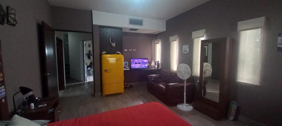 Circuito de la Pimavera, Torreón, Coahuila de Zaragoza, 27018, Mexico, 5 Bedrooms Bedrooms, ,3 BathroomsBathrooms,Residential,For Sale,Circuito de la Pimavera,1587997
