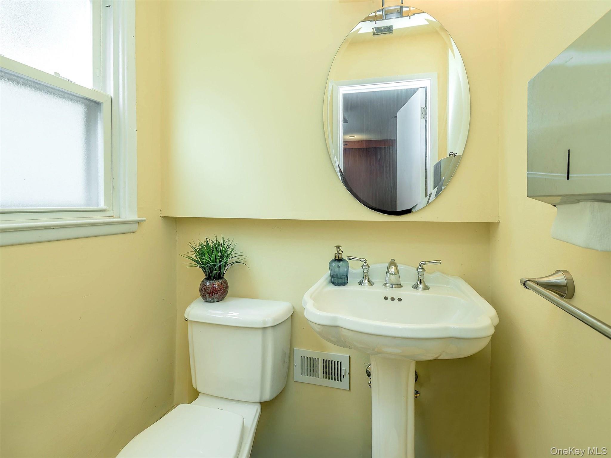  7 Cedar Lane, Glen Head, NY, 11545 - 物件實景