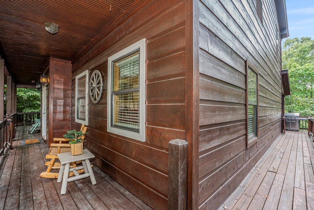 Ellijay, Georgia, 30540, United States, 4 Bedrooms Bedrooms, ,4 BathroomsBathrooms,Residential,For Sale,1858998