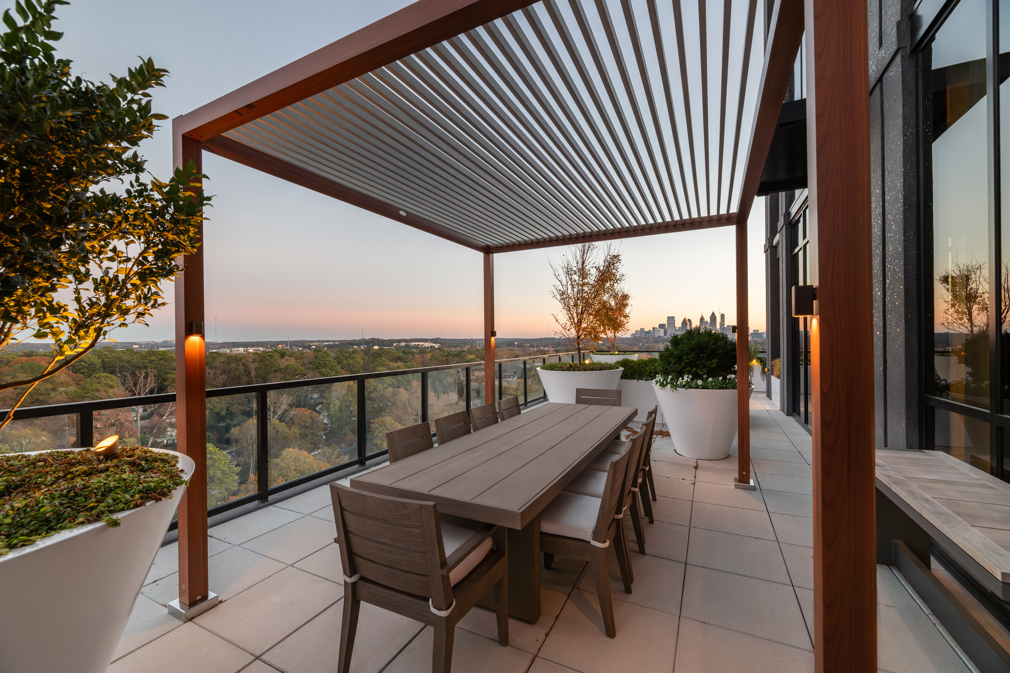  Stunning Fully Furnished Penthouse with the Largest Outdoor Terrace - 物件實景