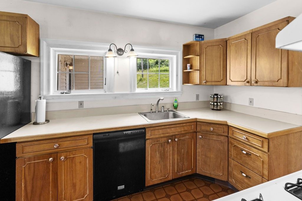 Delhi, New York, 13753, United States, 4 Bedrooms Bedrooms, ,2 BathroomsBathrooms,Residential,For Sale,1906001