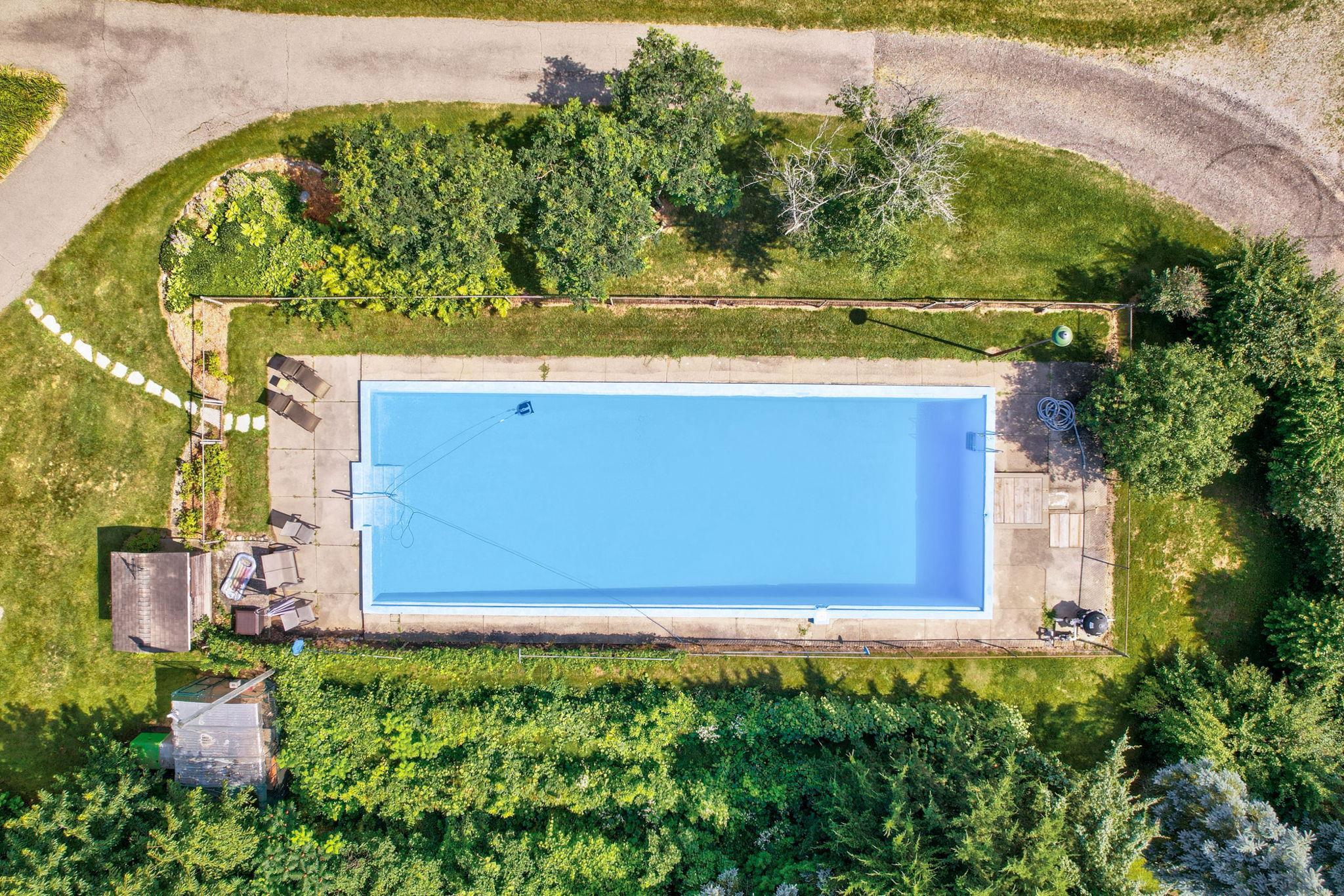 Vassar, Michigan, 49768, United States, 3 Bedrooms Bedrooms, ,4 BathroomsBathrooms,Residential,For Sale,1976339