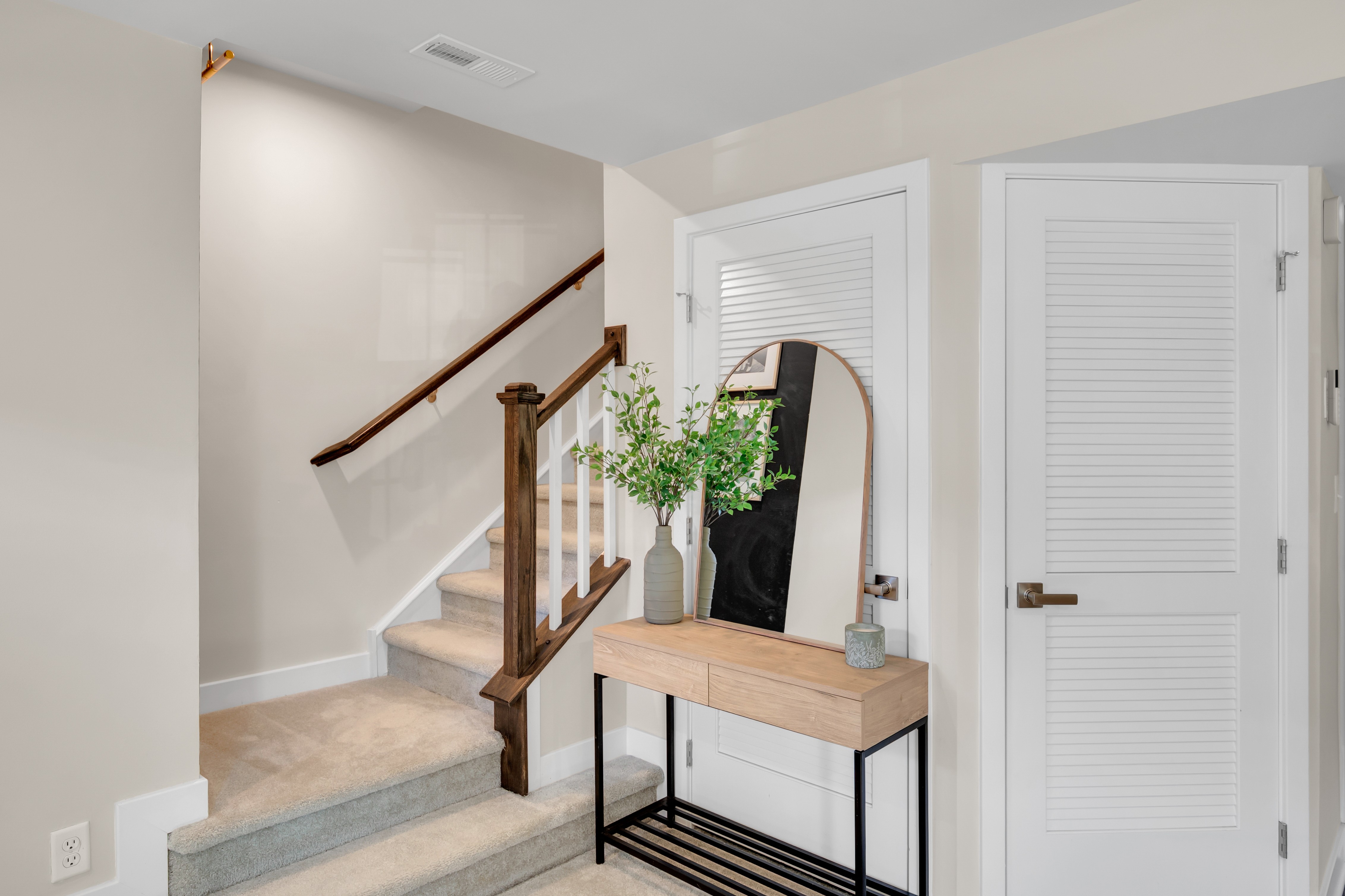  3-Bedroom, 2 full & 2 ½-Bath Townhome at Anchors @Glassworks - 物件實景