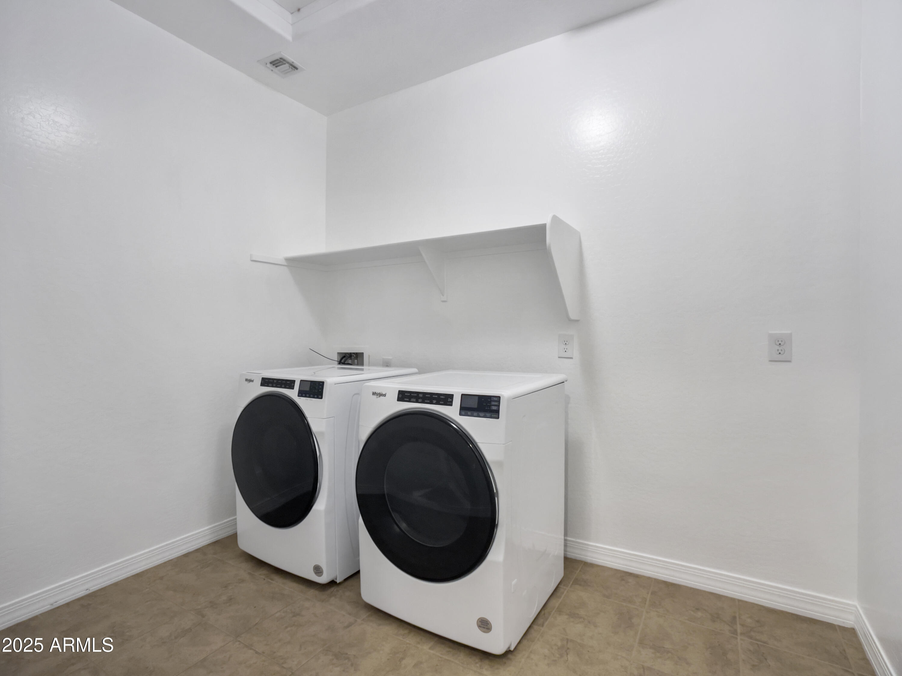 Gilbert, Arizona, 85298, United States, 3 Bedrooms Bedrooms, ,Residential,For Sale,1960746