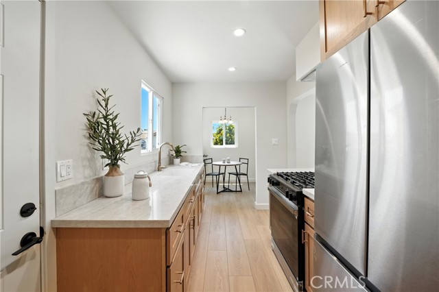 Los Angeles, California, 90047, United States, 2 Bedrooms Bedrooms, ,2 BathroomsBathrooms,Residential,For Sale,1935567