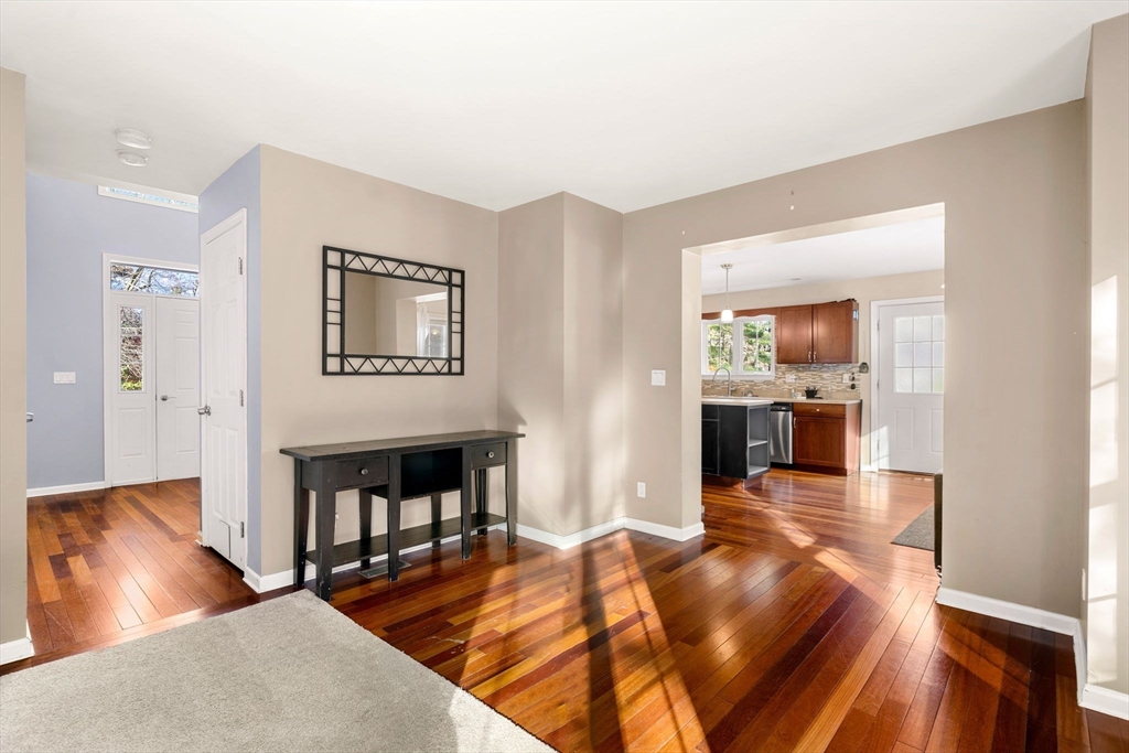 Tyngsboro, Massachusetts, 01879, United States, 4 Bedrooms Bedrooms, ,4 BathroomsBathrooms,Residential,For Sale,2000977