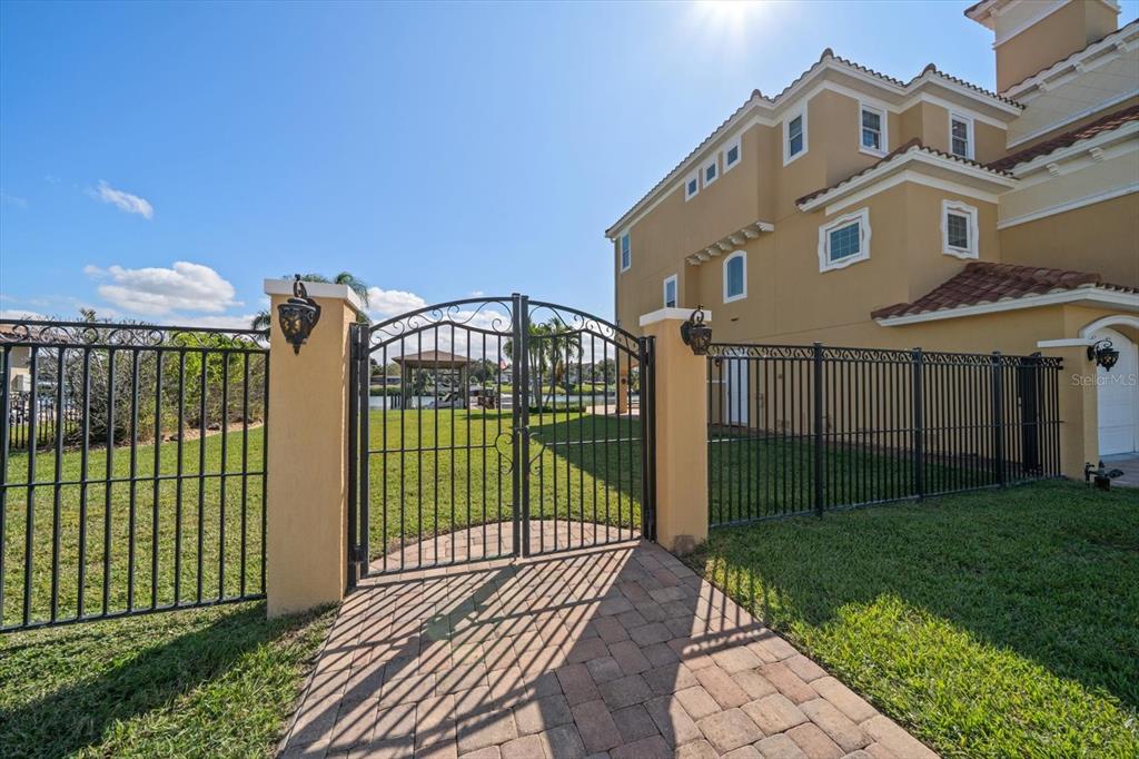 Largo, Florida, 33770, United States, 5 Bedrooms Bedrooms, ,4 BathroomsBathrooms,Residential,For Sale,2002964