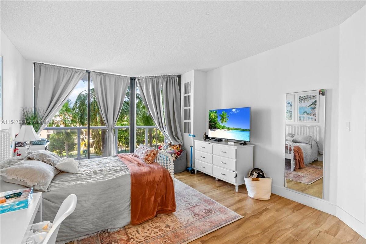 3598 Yacht Club Dr Unit 302, Aventura, Florida, 33180, United States, 3 Bedrooms Bedrooms, ,2 BathroomsBathrooms,Residential,For Sale,3598 Yacht Club Dr Unit 302,1622452