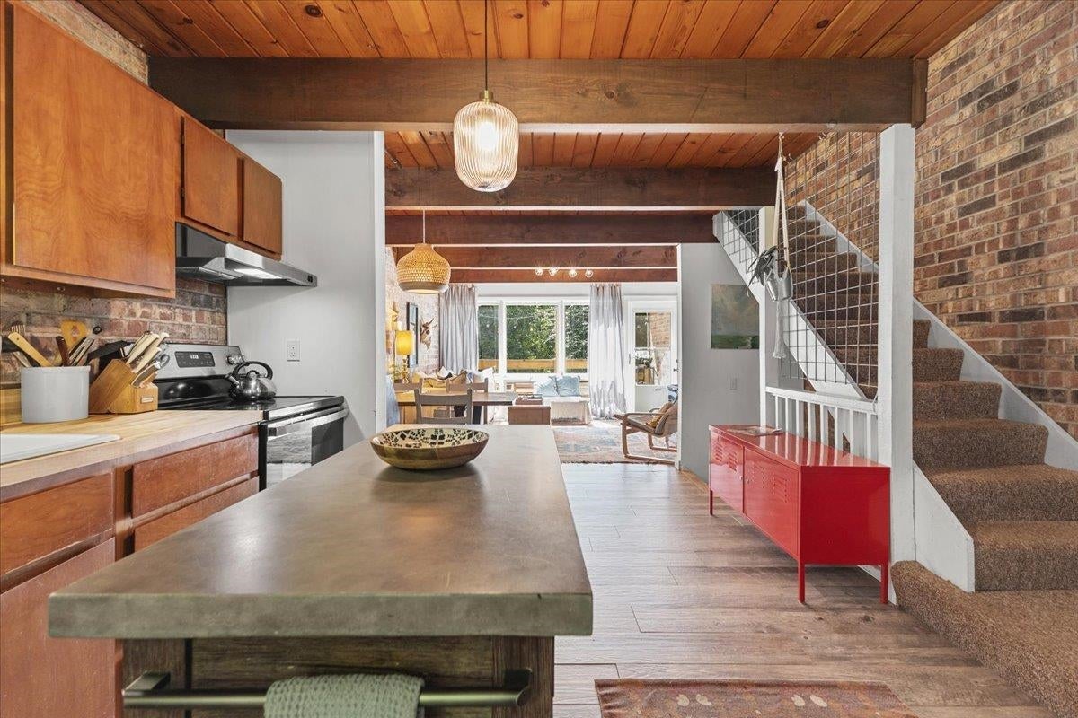 Stowe, Vermont, 05672, United States, 3 Bedrooms Bedrooms, ,2 BathroomsBathrooms,Residential,For Sale,1901768