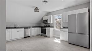 Providence, Rhode Island, 02906, United States, 6 Bedrooms Bedrooms, ,3 BathroomsBathrooms,Residential,For Sale,1915175