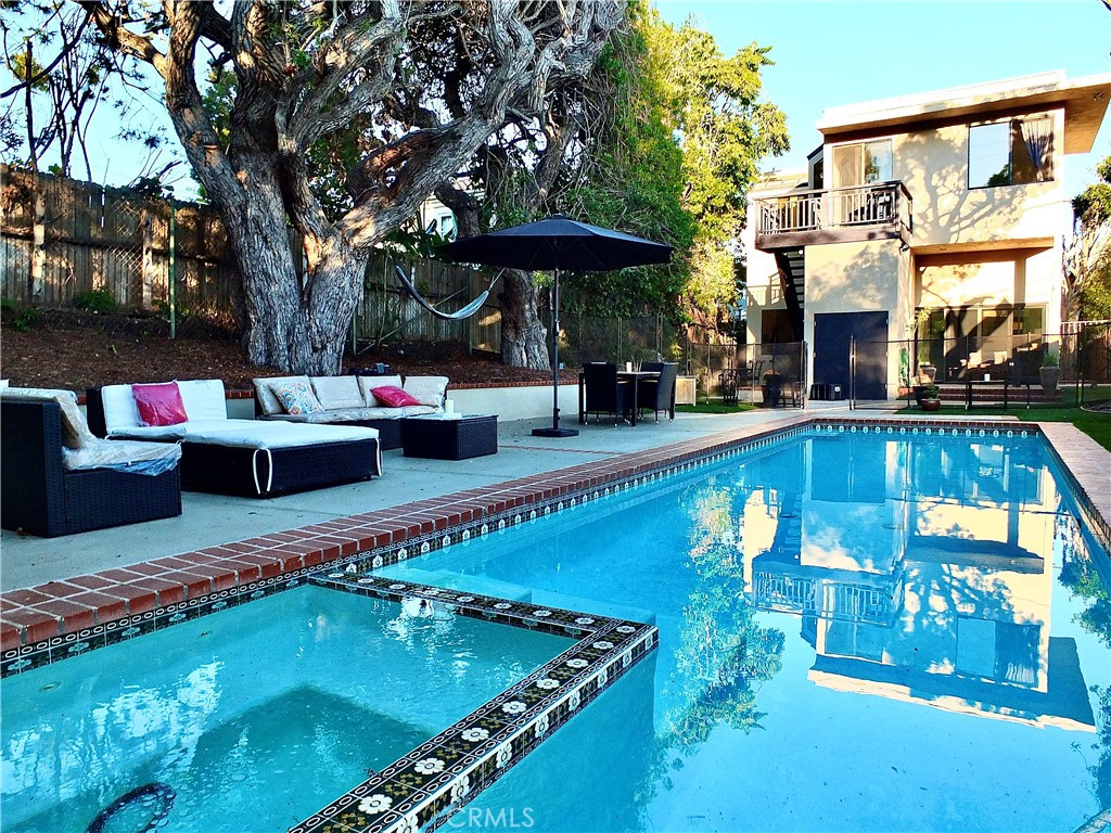 Manhattan Beach, California, 90266, United States, 5 Bedrooms Bedrooms, ,4 BathroomsBathrooms,Residential,For Sale,1993331