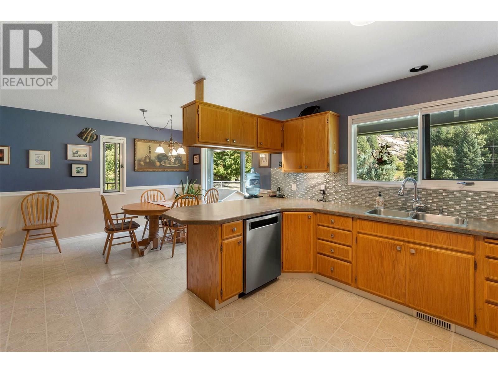 CASTLEGAR, British Columbia, V1N 4S6, CA, 4 Bedrooms Bedrooms, ,3 BathroomsBathrooms,Residential,For Sale,1859816