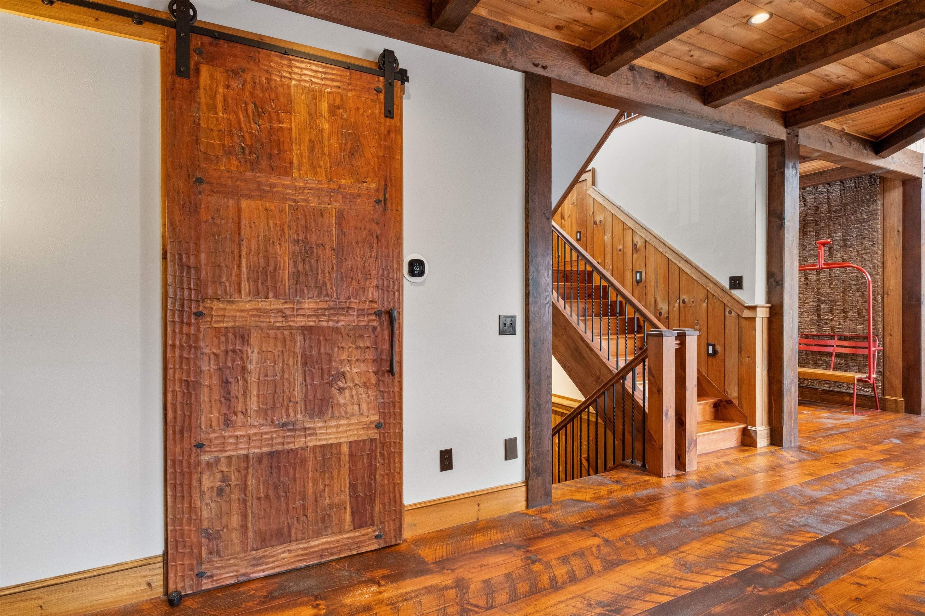 Lincoln, New Hampshire, 03251, United States, 7 Bedrooms Bedrooms, ,4 BathroomsBathrooms,Residential,For Sale,1983511