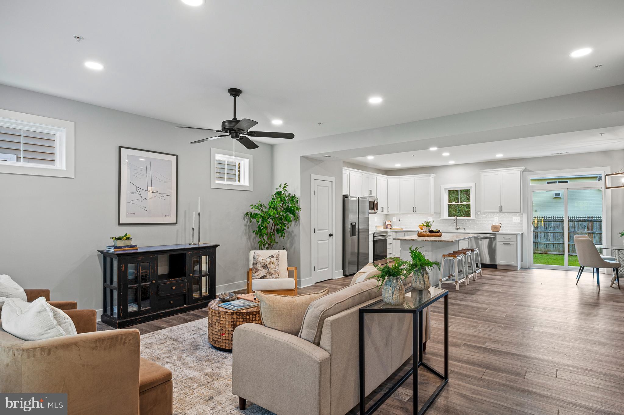Edgewater, Maryland, 21037, United States, 5 Bedrooms Bedrooms, ,3 BathroomsBathrooms,Residential,For Sale,1895020