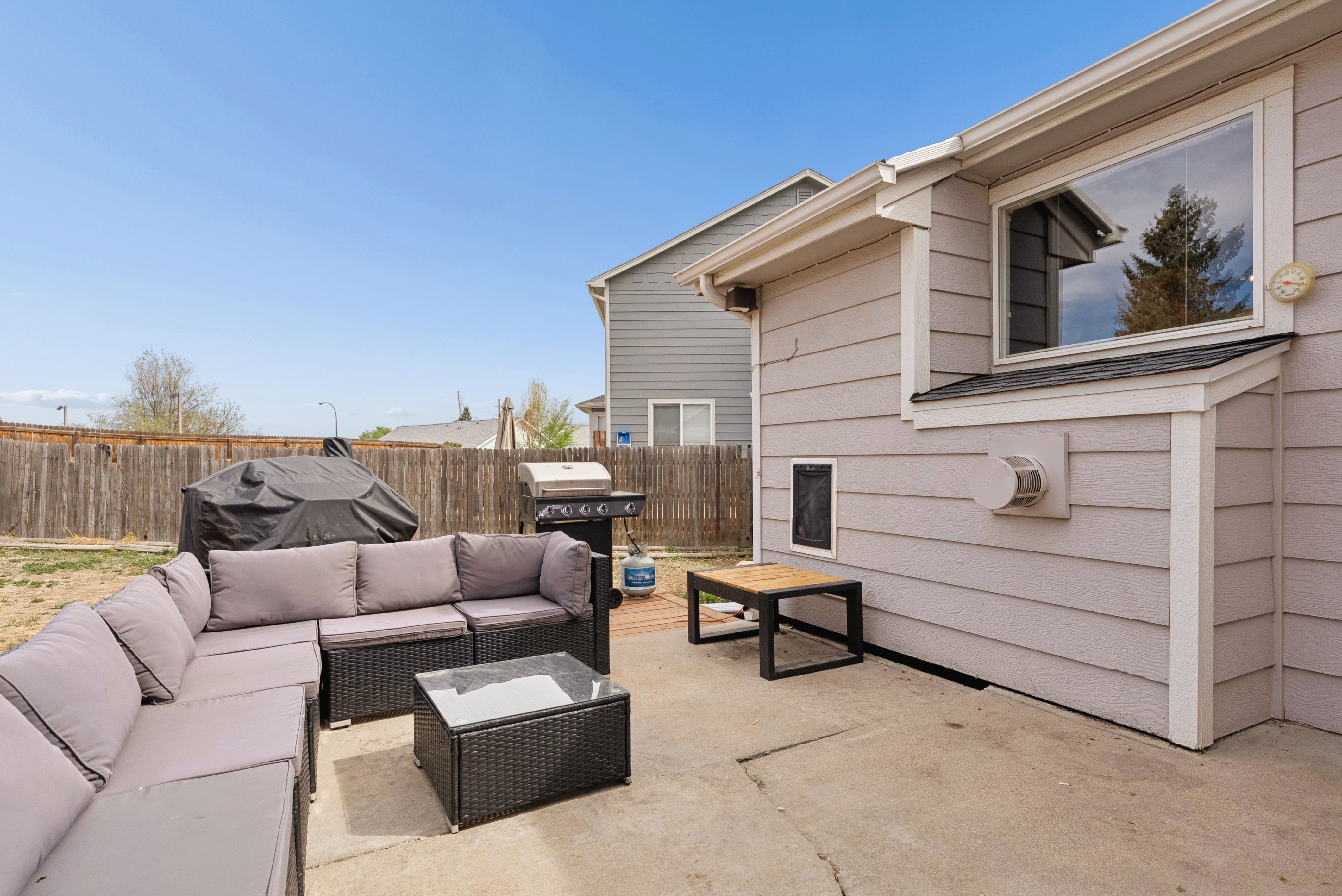  Tucked in a Quiet Cul-De-Sac in the Desirable Deza Estates - 物件實景