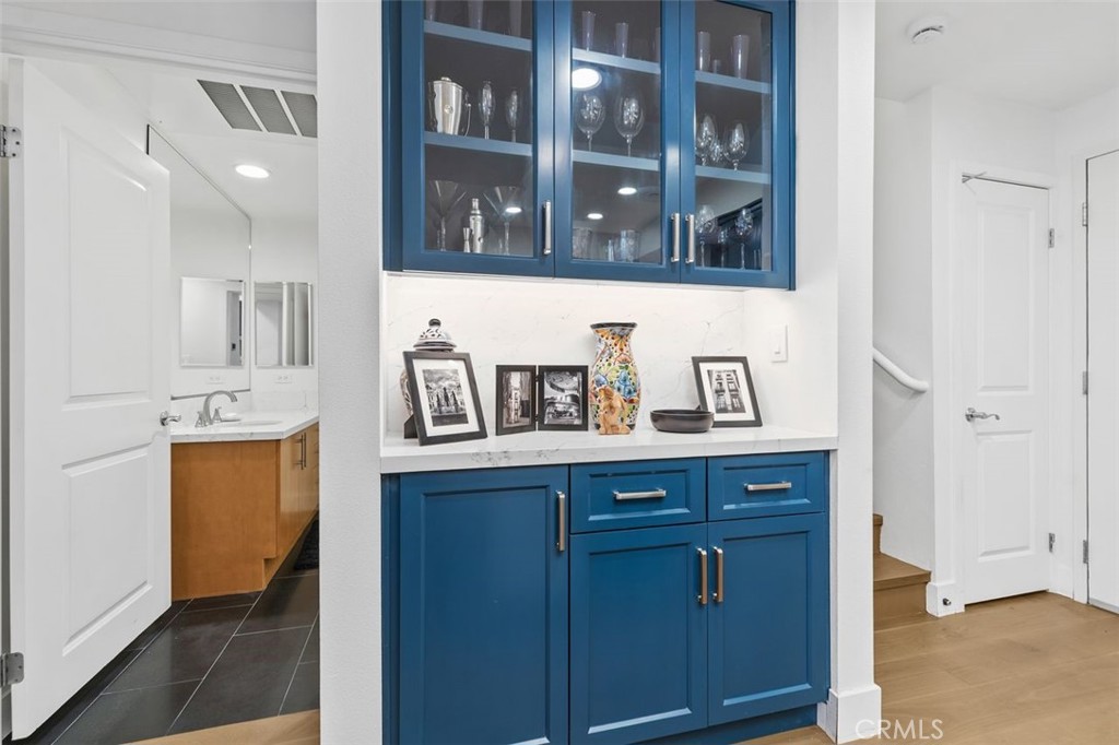 Long Beach, California, 90802, United States, 3 Bedrooms Bedrooms, ,3 BathroomsBathrooms,Residential,For Sale,2002105