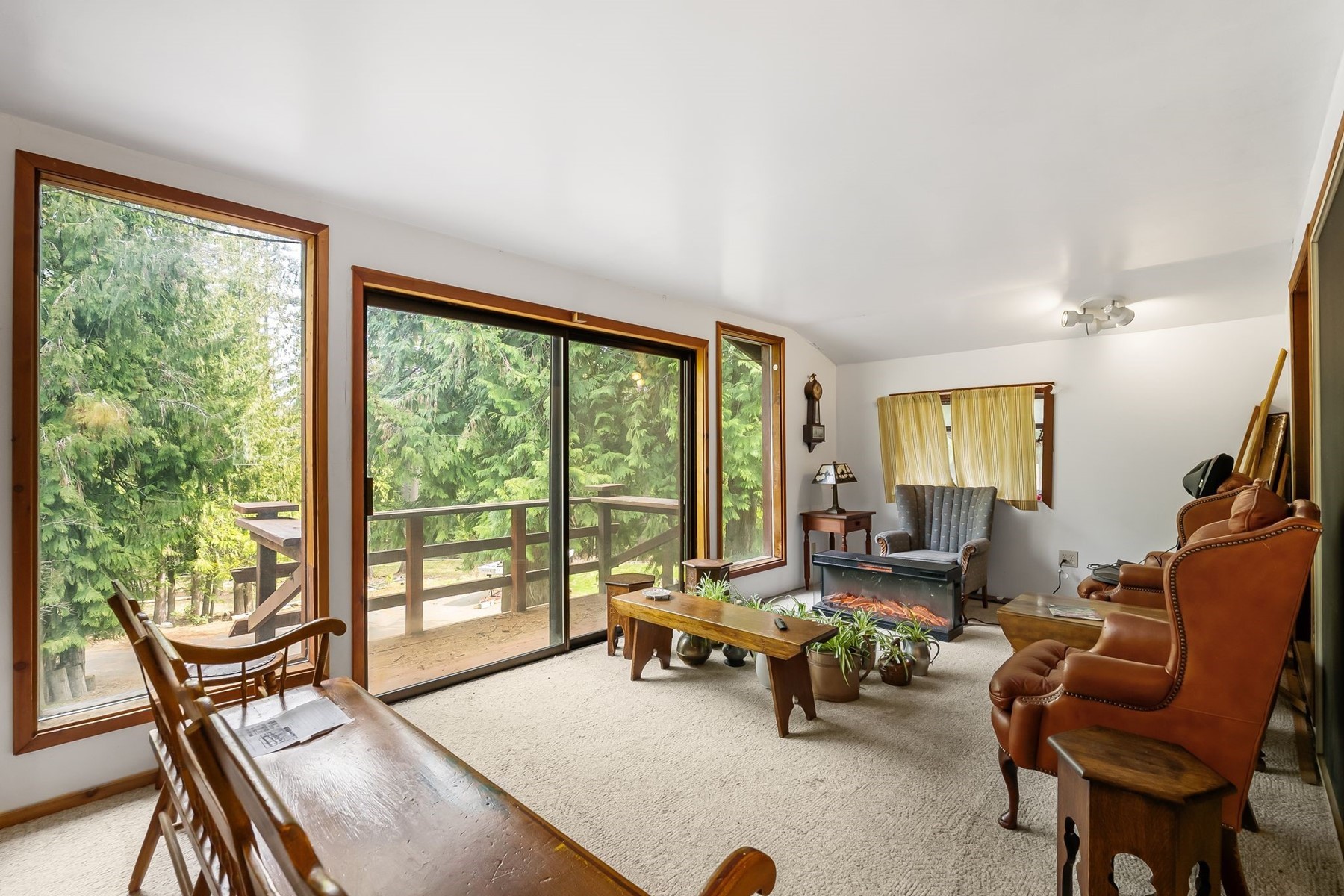  Tree Farm & Home on 6+ Acres - 物件實景