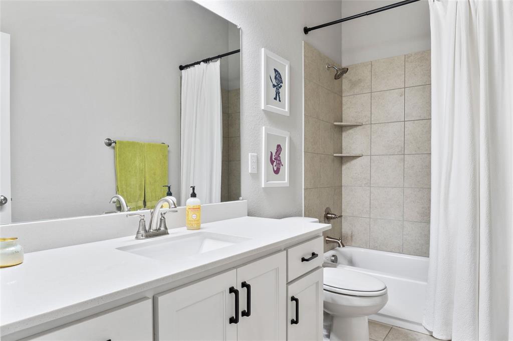 Ovilla, Texas, 75154, United States, 4 Bedrooms Bedrooms, ,4 BathroomsBathrooms,Residential,For Sale,1976541