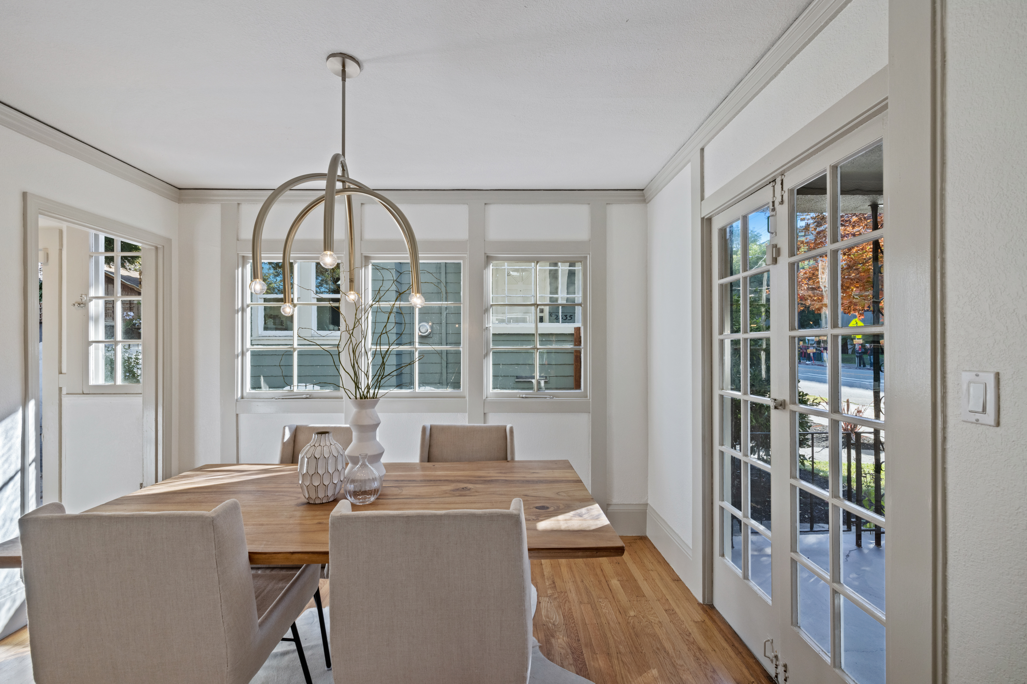  Classic Berkeley Charm Meets Versatility: Elmwood Home Plus Duplex - 物件實景