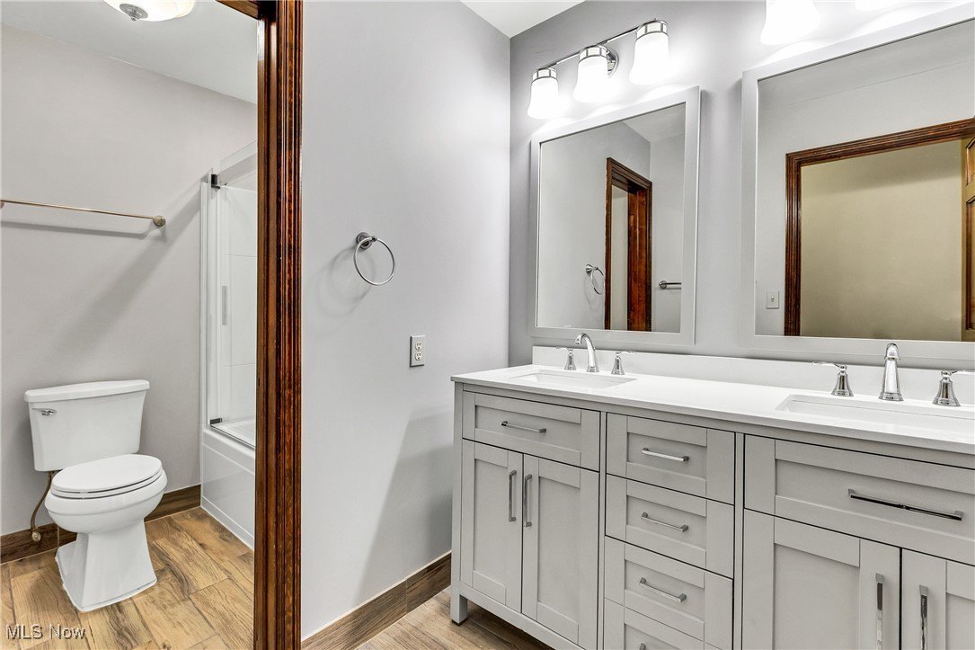 Kinsman, Ohio, 44428, United States, 4 Bedrooms Bedrooms, ,4 BathroomsBathrooms,Residential,For Sale,1983424