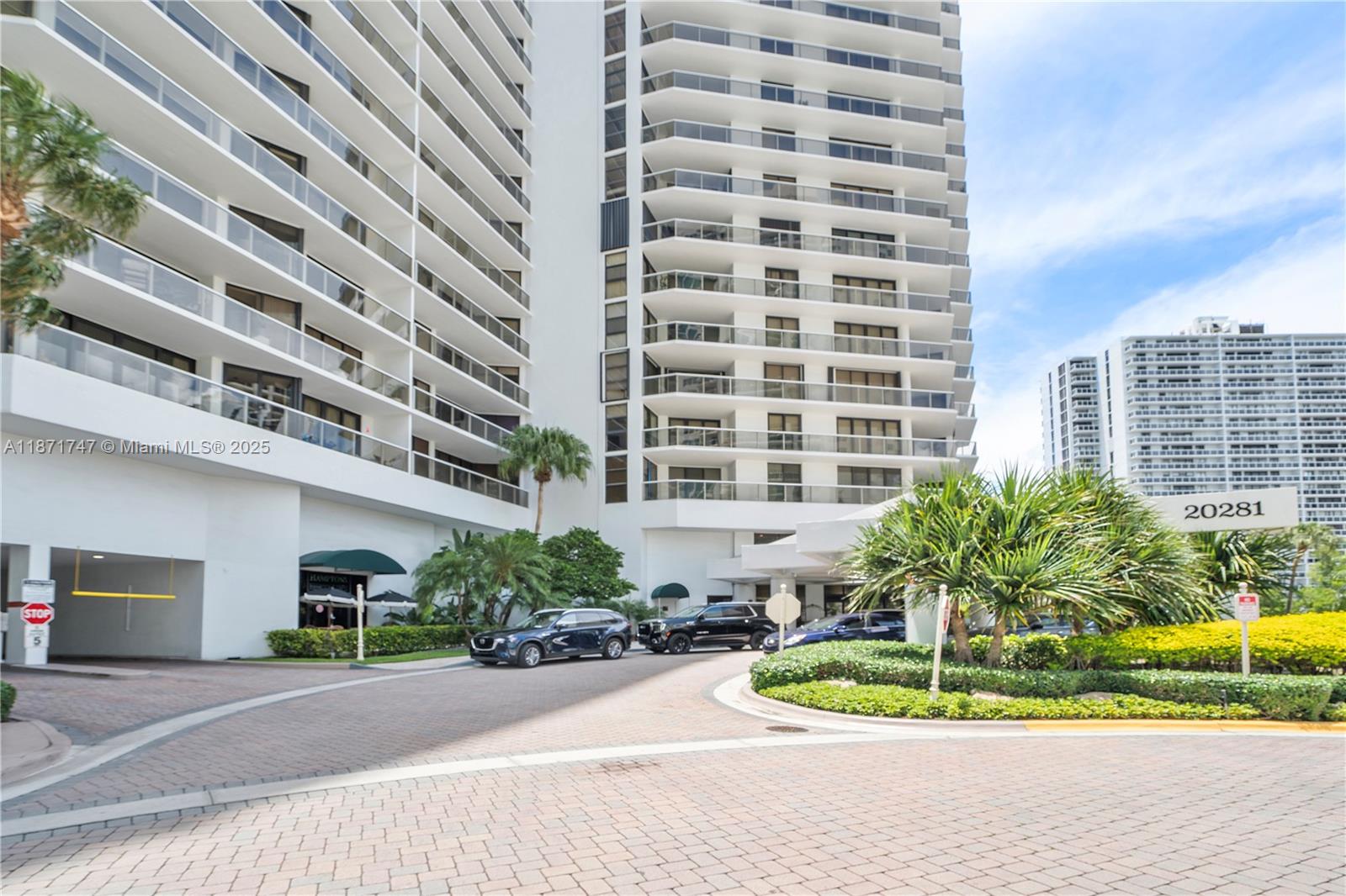 Aventura, Florida, 33180, United States, 2 Bedrooms Bedrooms, ,2 BathroomsBathrooms,Residential,For Sale,1939404