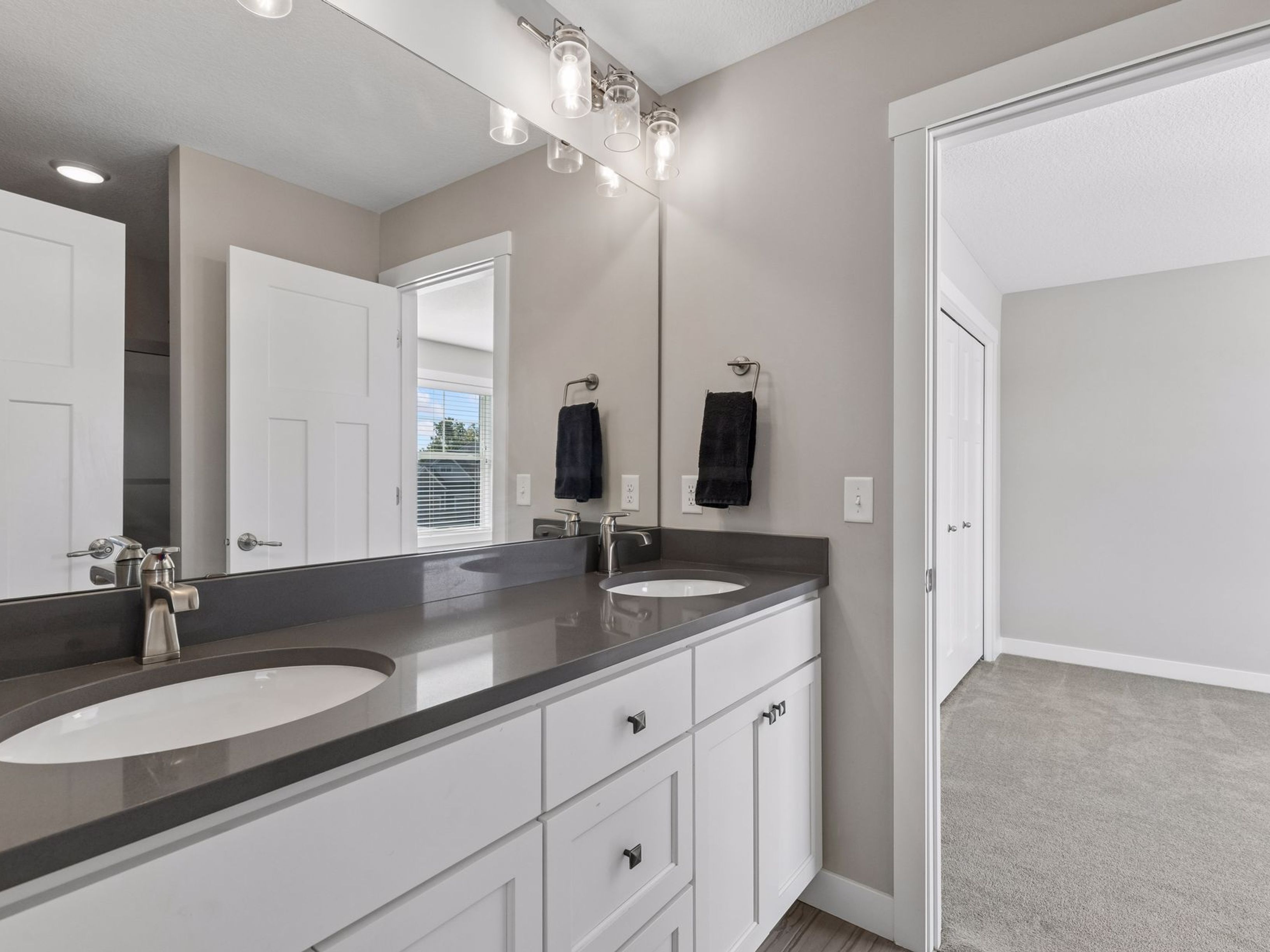 Luxury Living in Desirable Brown’s Creek Cove - 物件實景