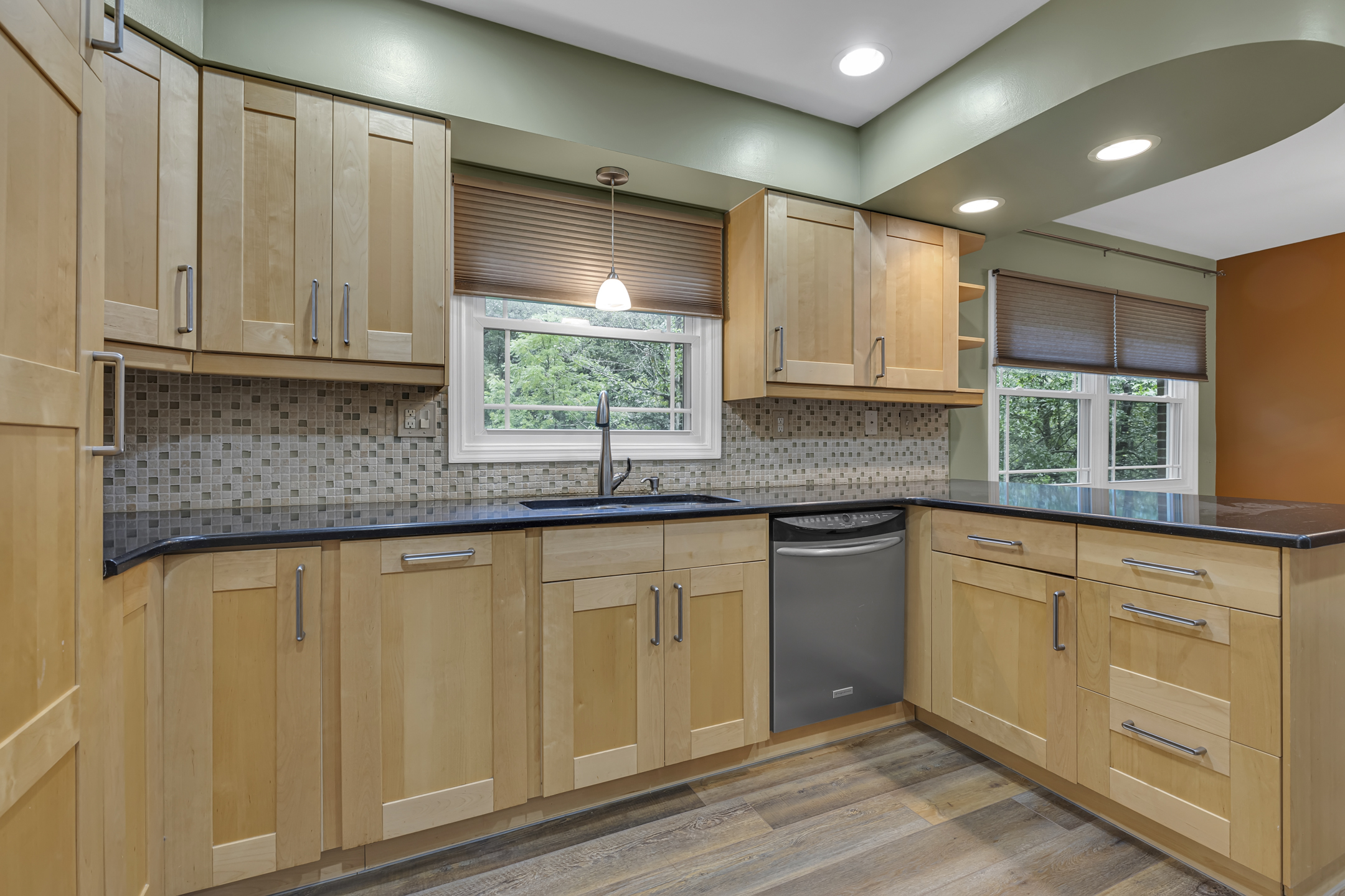  120 West Woodland Drive, Aliquippa, PA 15001 - 物件實景