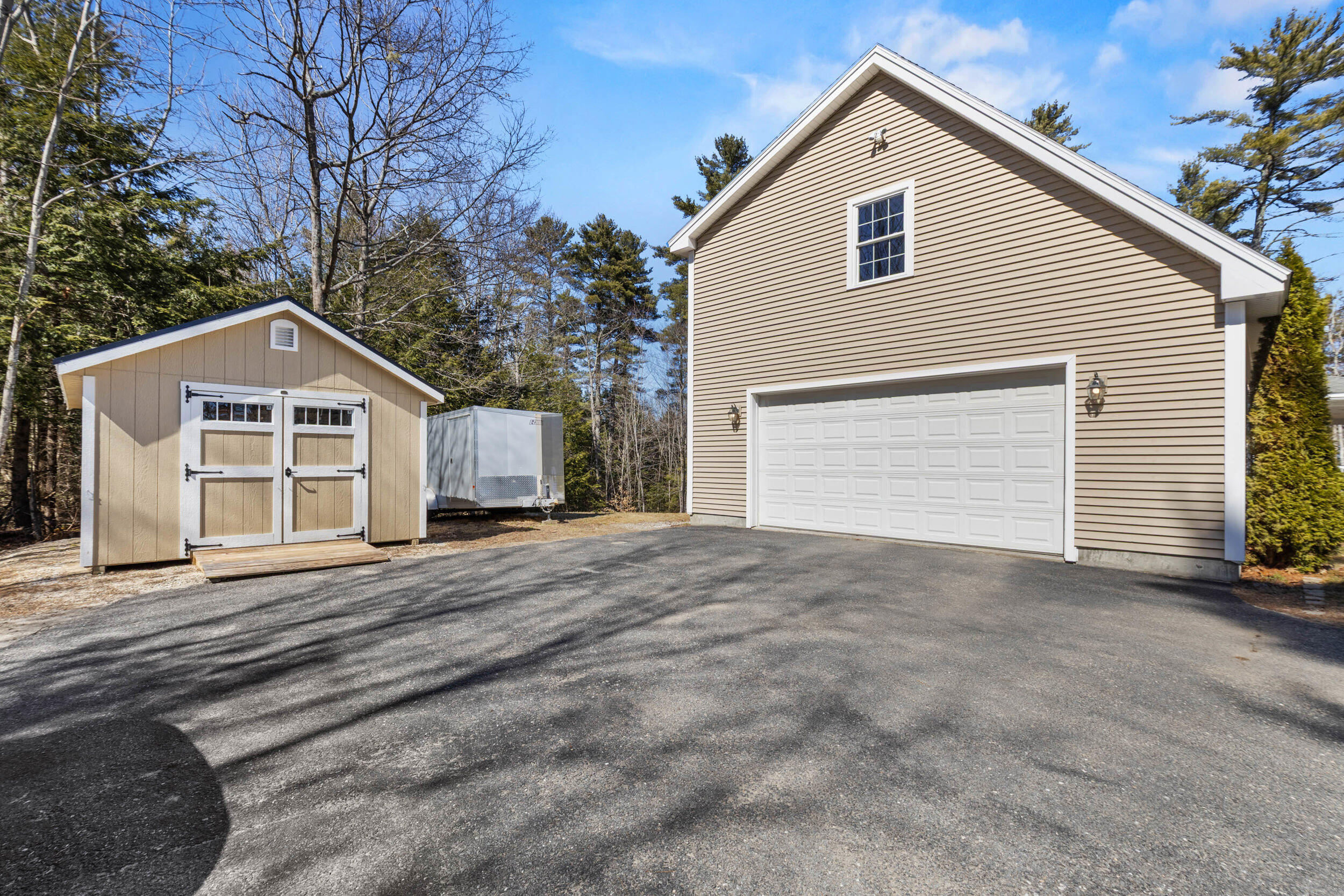 Gray, Maine, 04039, United States, 4 Bedrooms Bedrooms, ,4 BathroomsBathrooms,Residential,For Sale,2035418