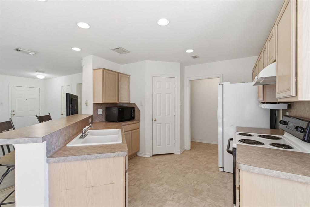 Millsap, Texas, 76066, United States, 3 Bedrooms Bedrooms, ,2 BathroomsBathrooms,Residential,For Sale,1987035