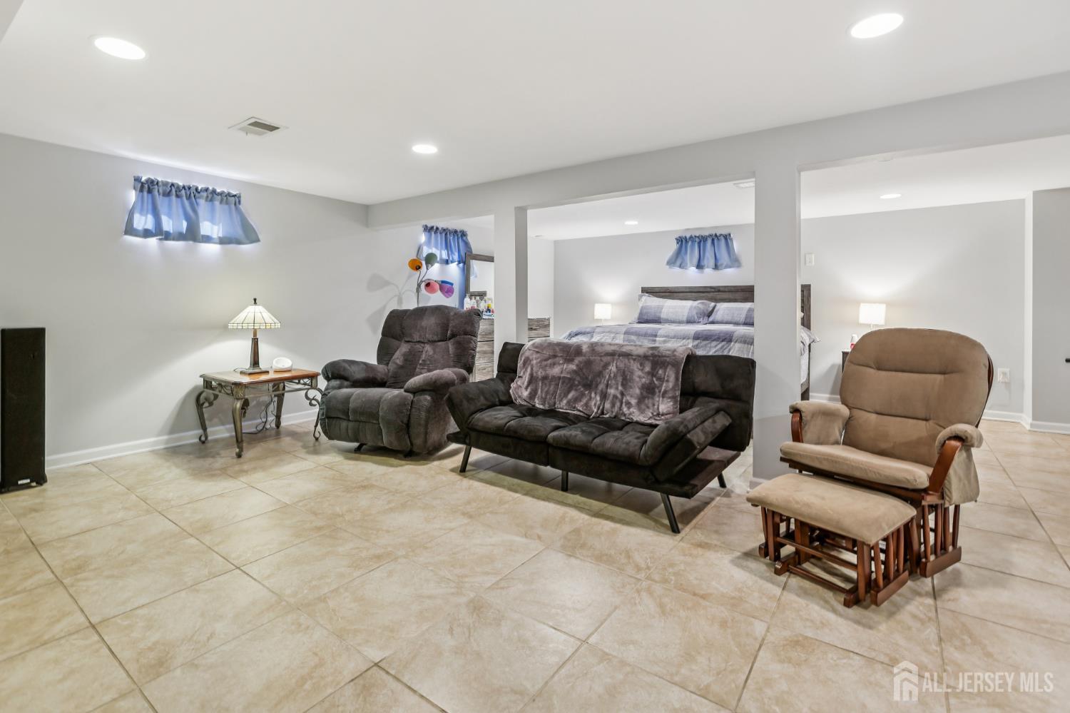 Woodbridge Proper, New Jersey, 07095, United States, 3 Bedrooms Bedrooms, ,2 BathroomsBathrooms,Residential,For Sale,1969117