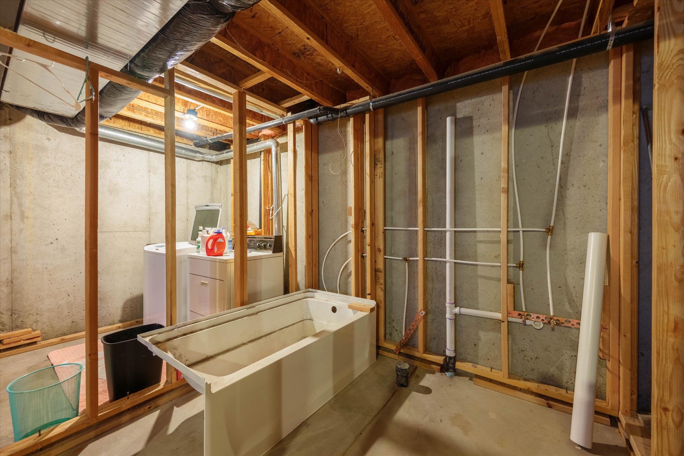  Main-Level Living Meets Unbeatable Storage and Outdoor Space - 物件實景