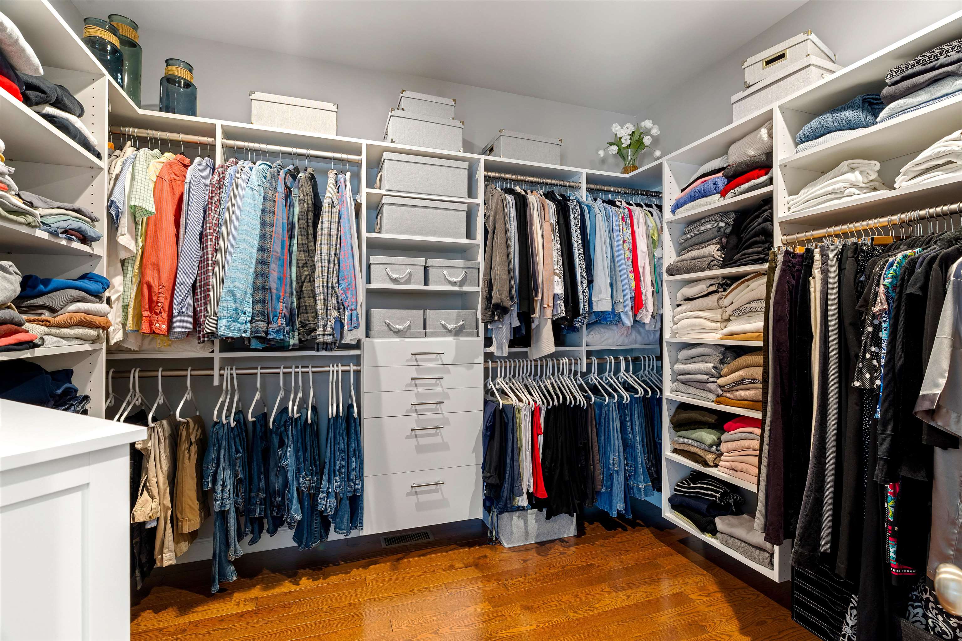 Manchester, New Hampshire, 03102, United States, 3 Bedrooms Bedrooms, ,3 BathroomsBathrooms,Residential,For Sale,2003193