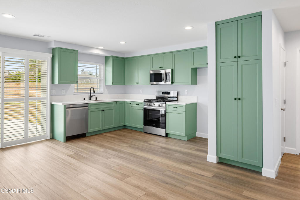 Oxnard, California, 93033, United States, 4 Bedrooms Bedrooms, ,2 BathroomsBathrooms,Residential,For Sale,1916733