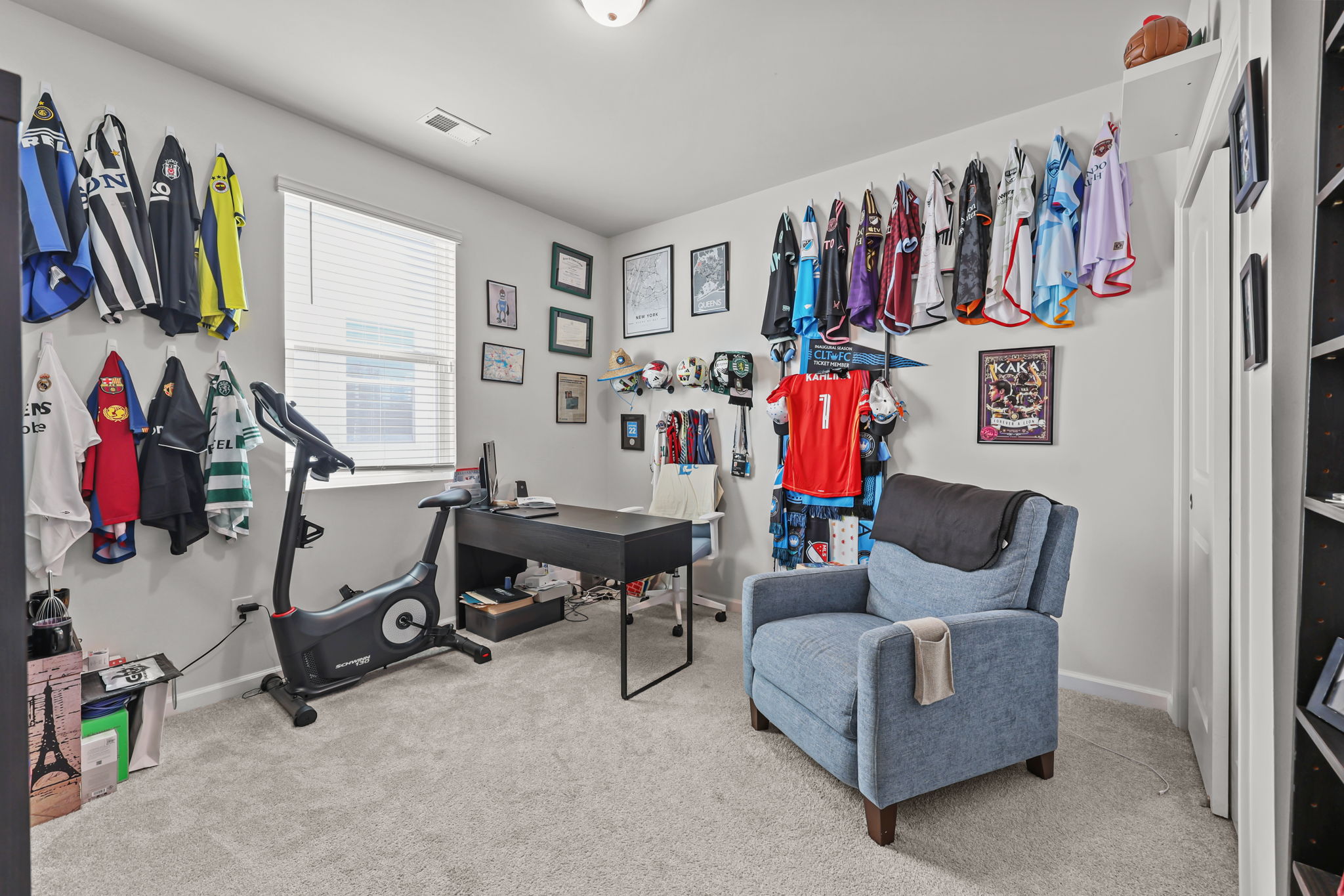 Charlotte, North Carolina, 28269, United States, 5 Bedrooms Bedrooms, ,3 BathroomsBathrooms,Residential,For Sale,1993856