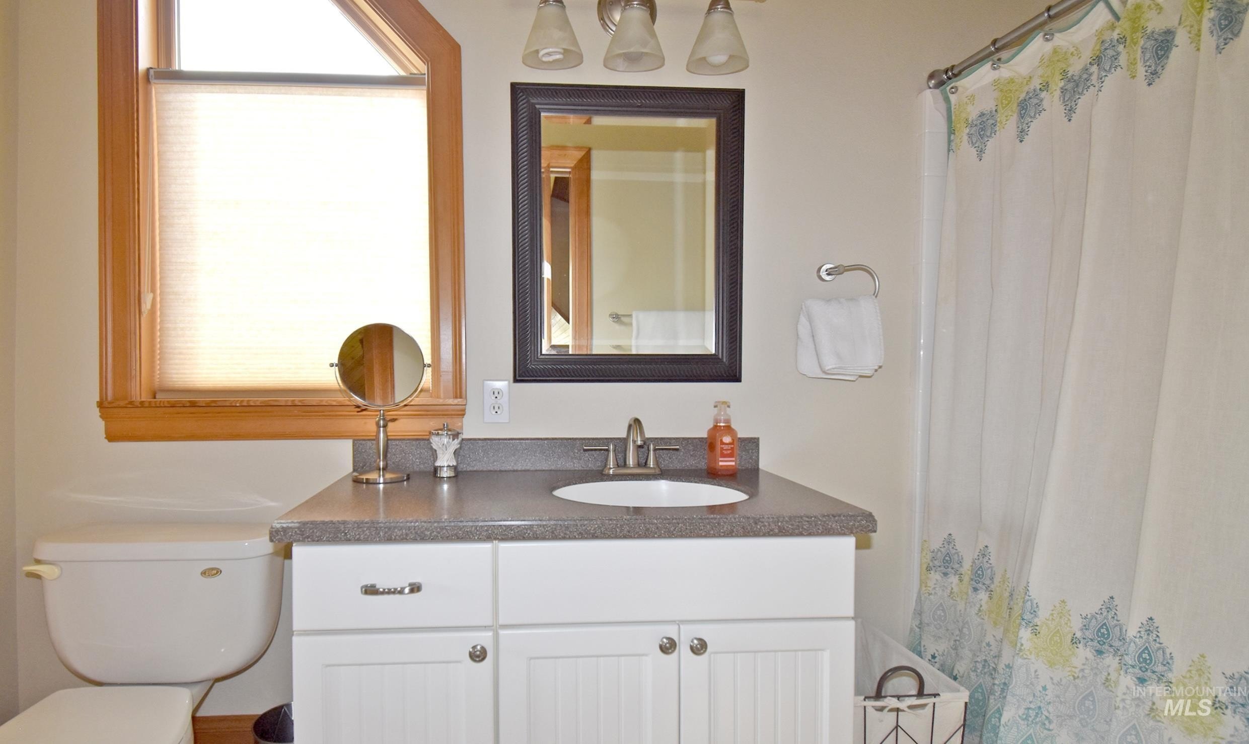 Asotin, Washington, 99402, United States, 3 Bedrooms Bedrooms, ,3 BathroomsBathrooms,Residential,For Sale,1942718