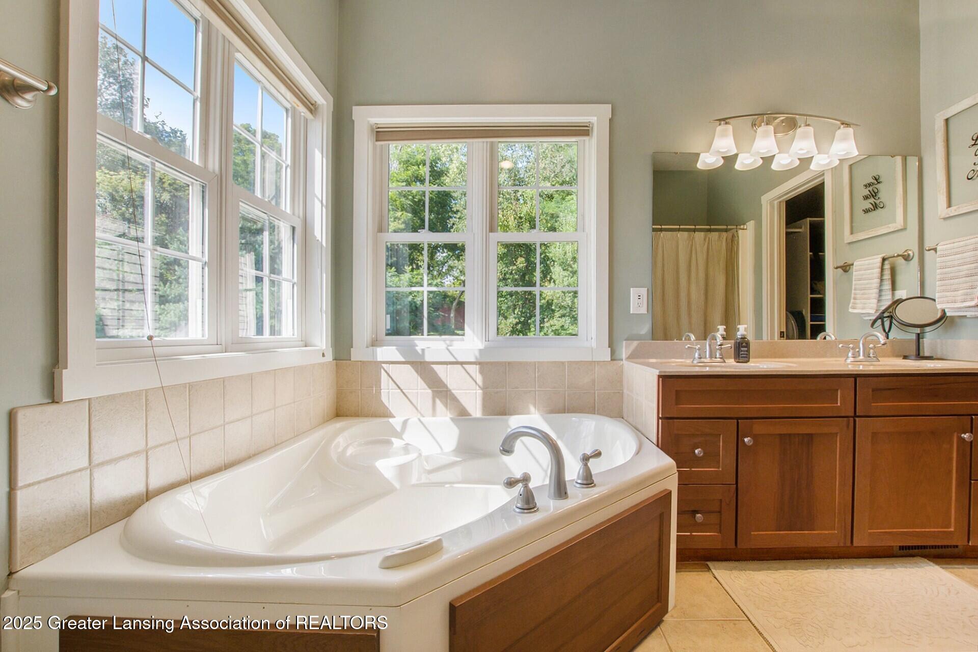Eaton Rapids, Michigan, 48827, United States, 5 Bedrooms Bedrooms, ,3 BathroomsBathrooms,Residential,For Sale,1934713