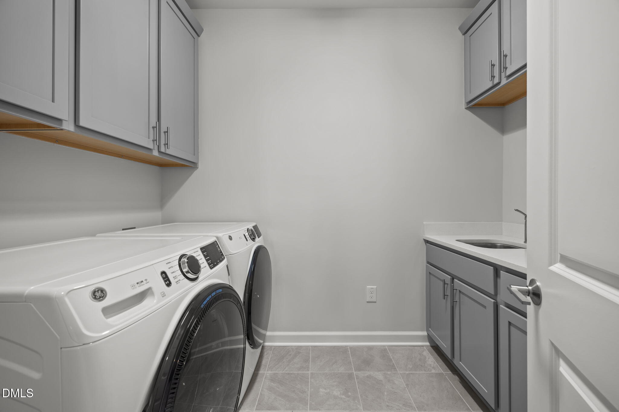 Cary, North Carolina, 27518, United States, 2 Bedrooms Bedrooms, ,2 BathroomsBathrooms,Residential,For Sale,1988314