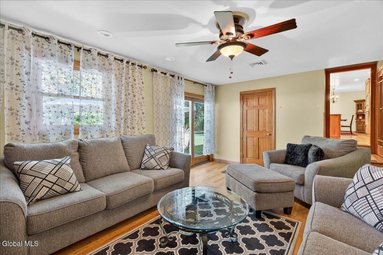 Clifton Park, New York, 12065, United States, 4 Bedrooms Bedrooms, ,3 BathroomsBathrooms,Residential,For Sale,1968691