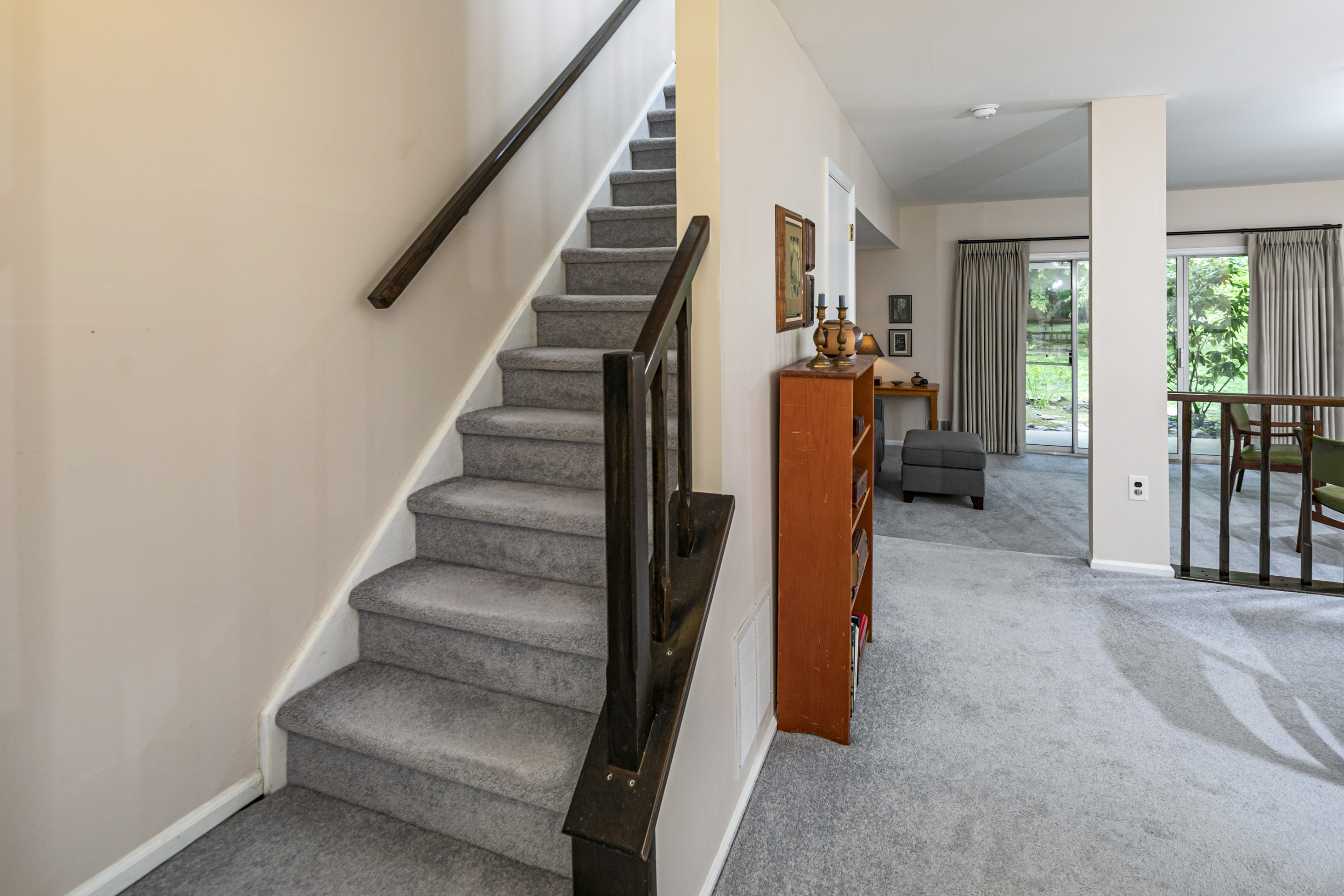  Roomy End-Unit Townhome Steps from Village Park - 物件實景