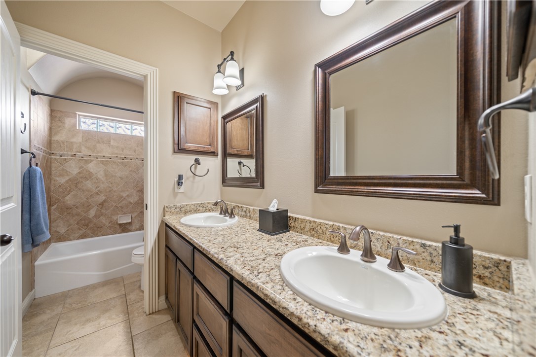 Corpus Christi, Texas, 78414, United States, 5 Bedrooms Bedrooms, ,4 BathroomsBathrooms,Residential,For Sale,1941748