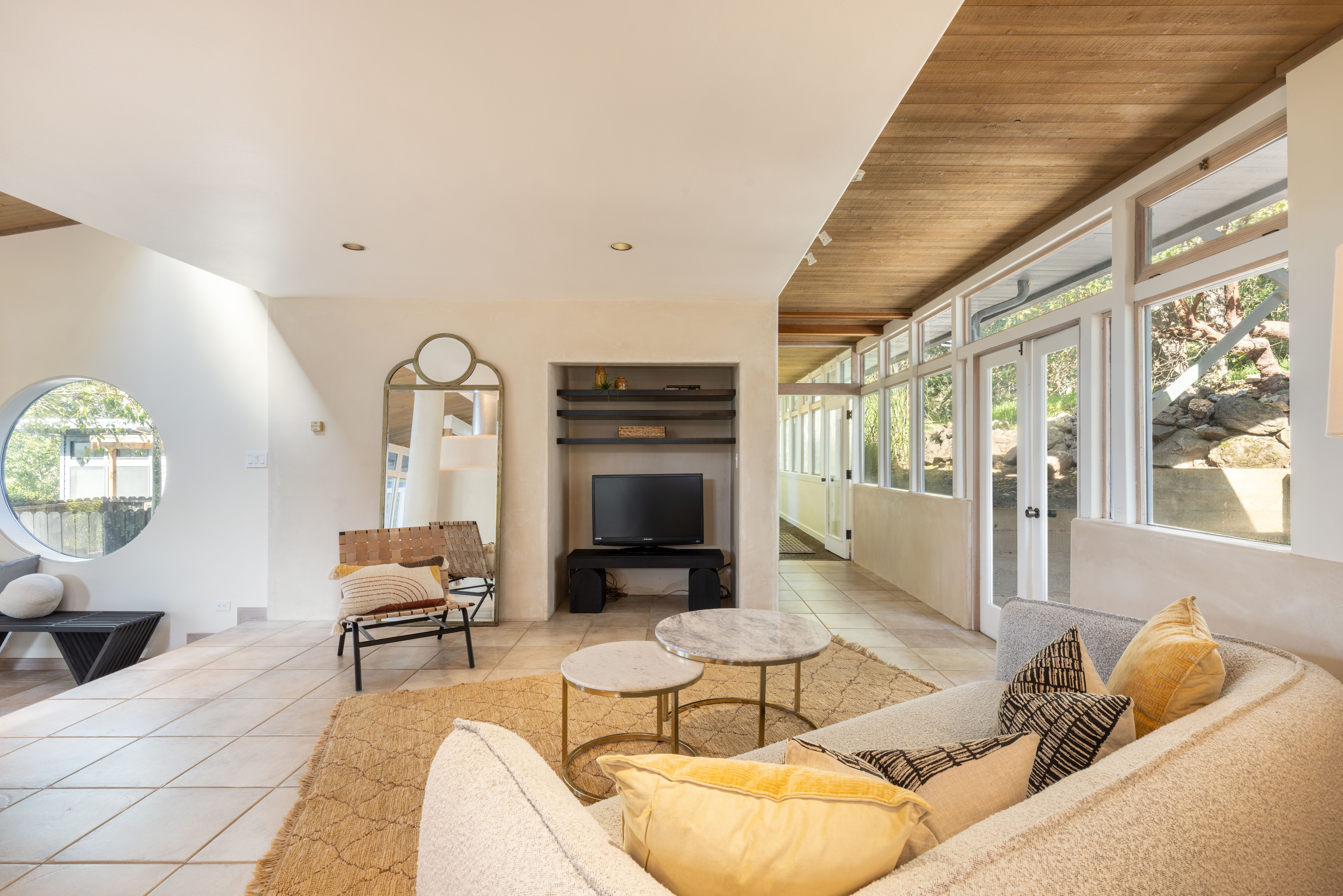  Mid-Century Contemporary Gem on 33 Acres - 物件實景