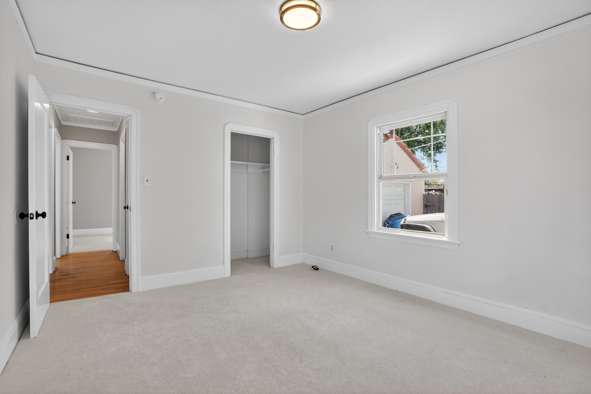 1670 W Poplar St. - 物件實景