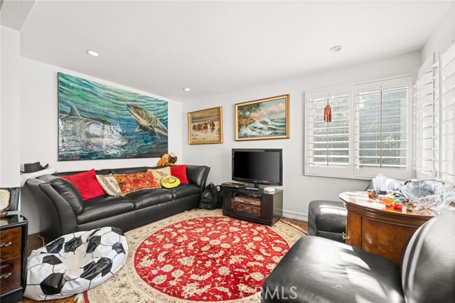 Los Angeles, California, 90064, United States, 6 Bedrooms Bedrooms, ,3 BathroomsBathrooms,Residential,For Sale,1977157