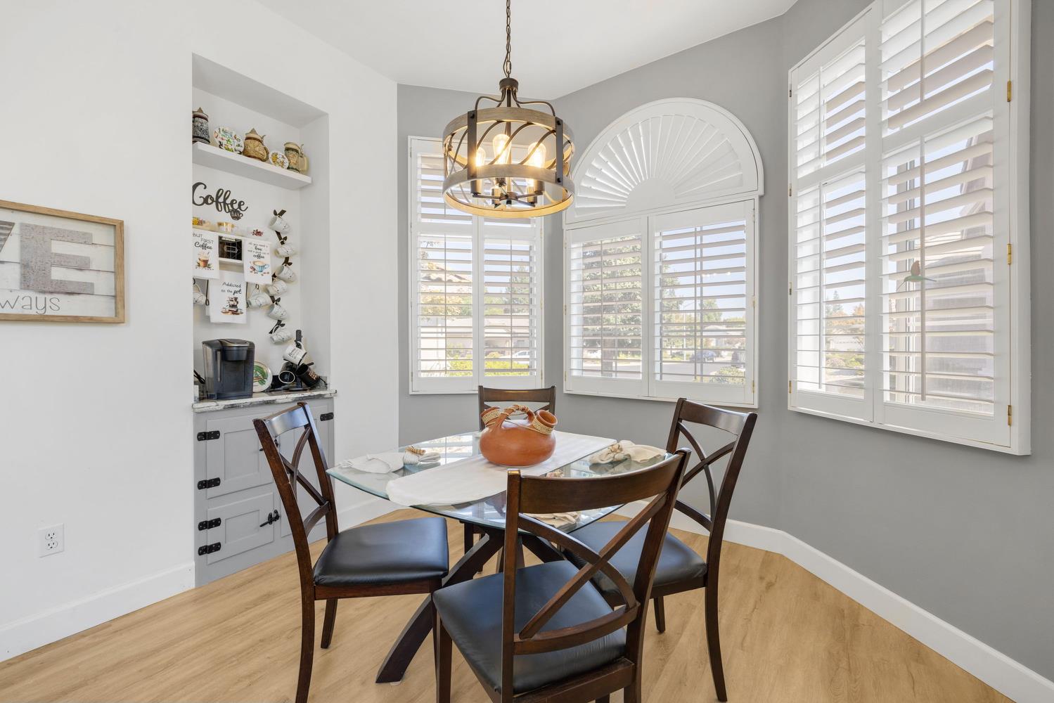 Roseville, California, 95747, United States, 3 Bedrooms Bedrooms, ,2 BathroomsBathrooms,Residential,For Sale,1947974