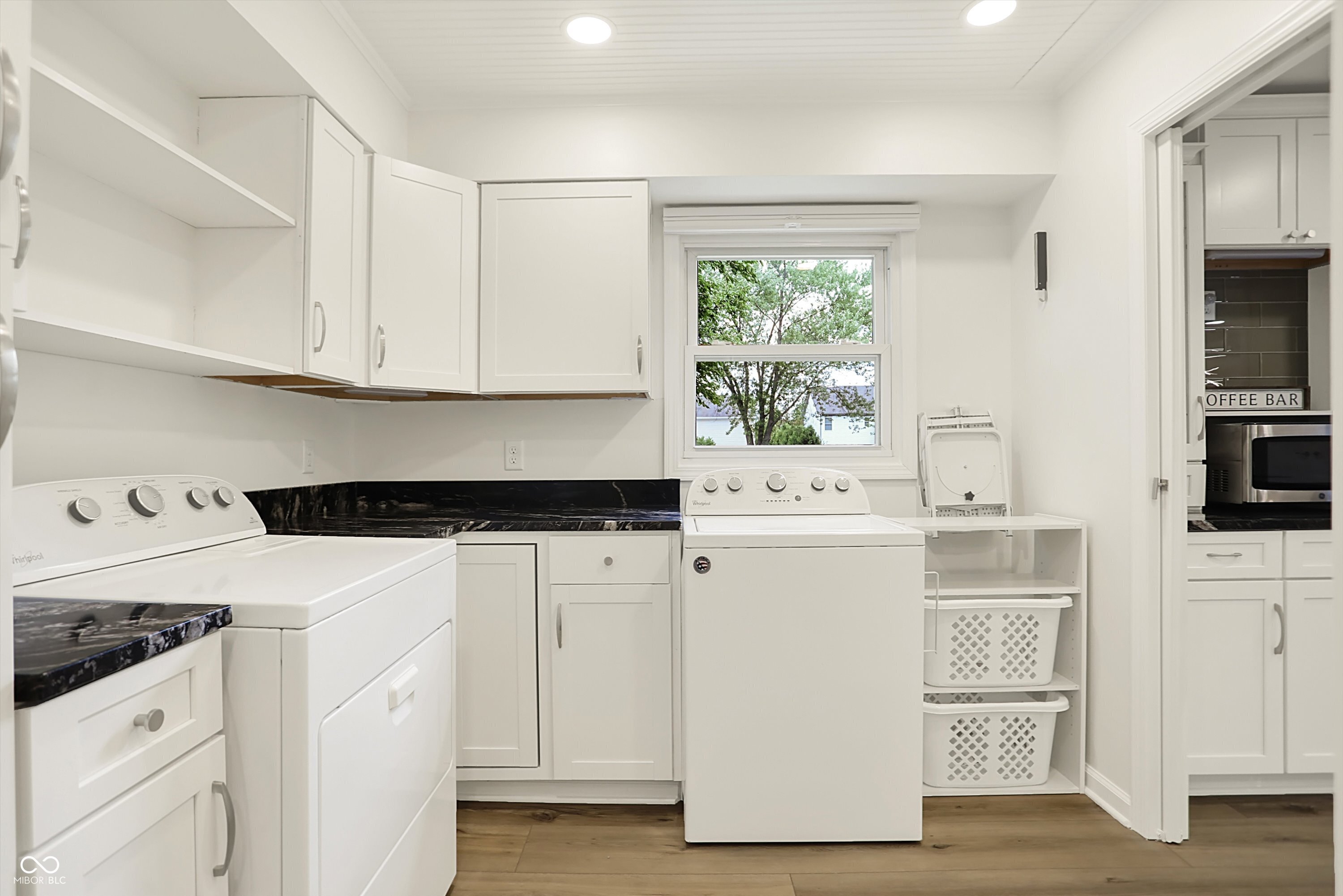 Zionsville, Indiana, 46077, United States, 3 Bedrooms Bedrooms, ,3 BathroomsBathrooms,Residential,For Sale,1975998