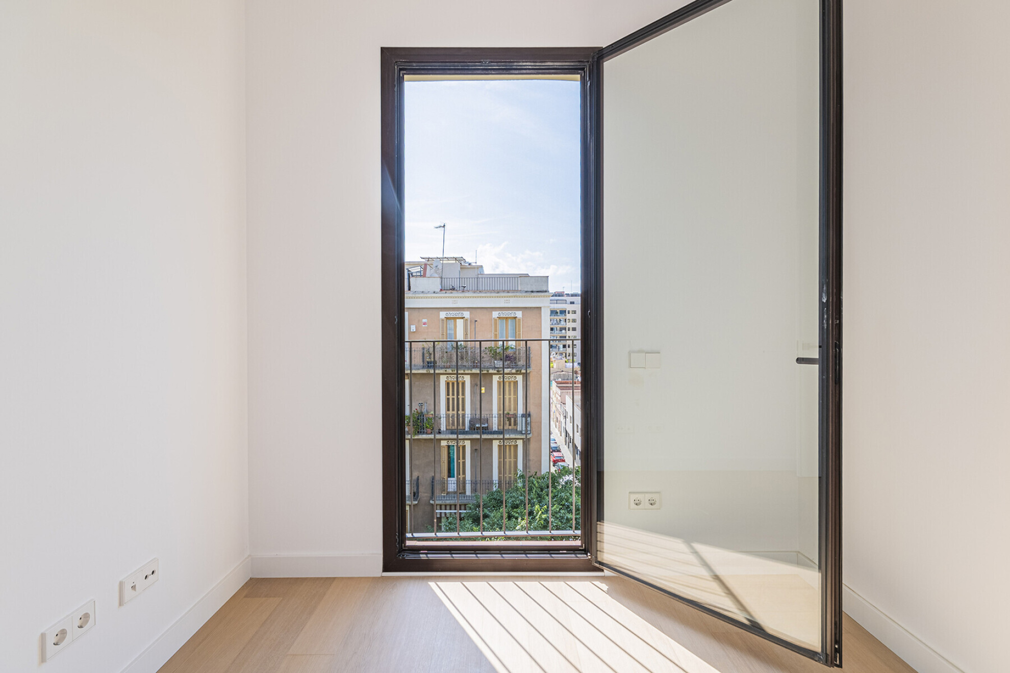  Newly constructed duplex penthouse near the beach - 物件實景