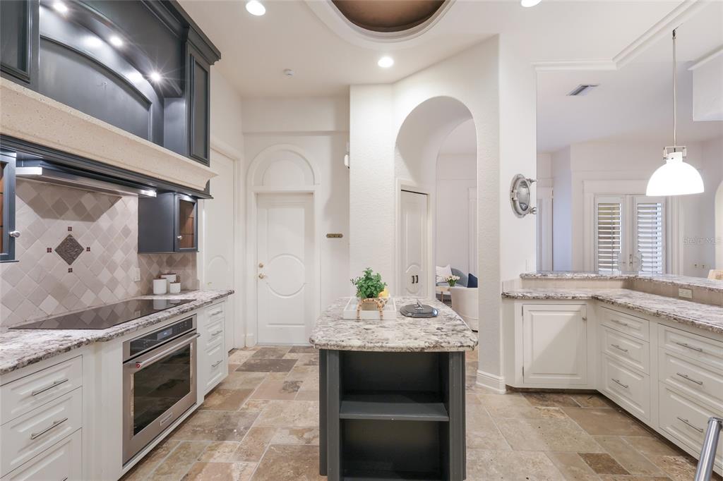 Sarasota, Florida, 34234, United States, 3 Bedrooms Bedrooms, ,3 BathroomsBathrooms,Residential,For Sale,1989538