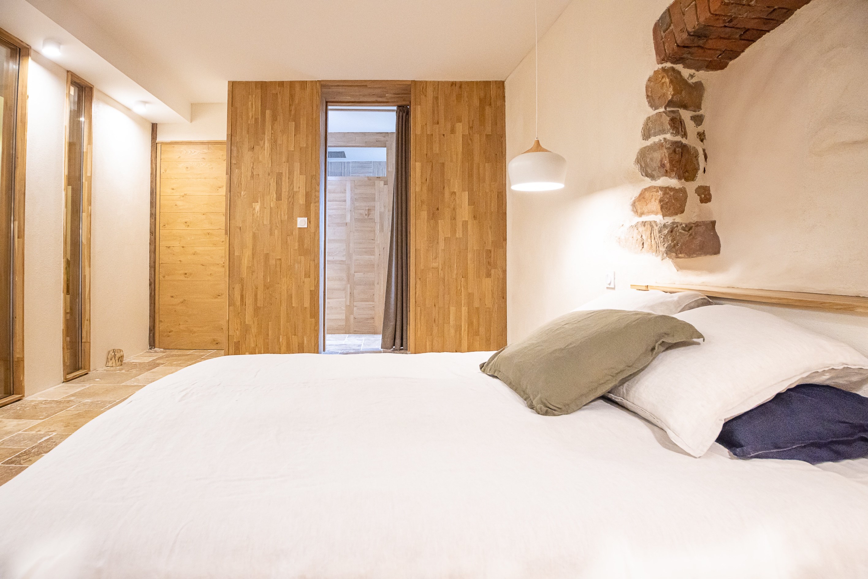  Paimpol - Elegant character townhouse with modern comforts, just a stone