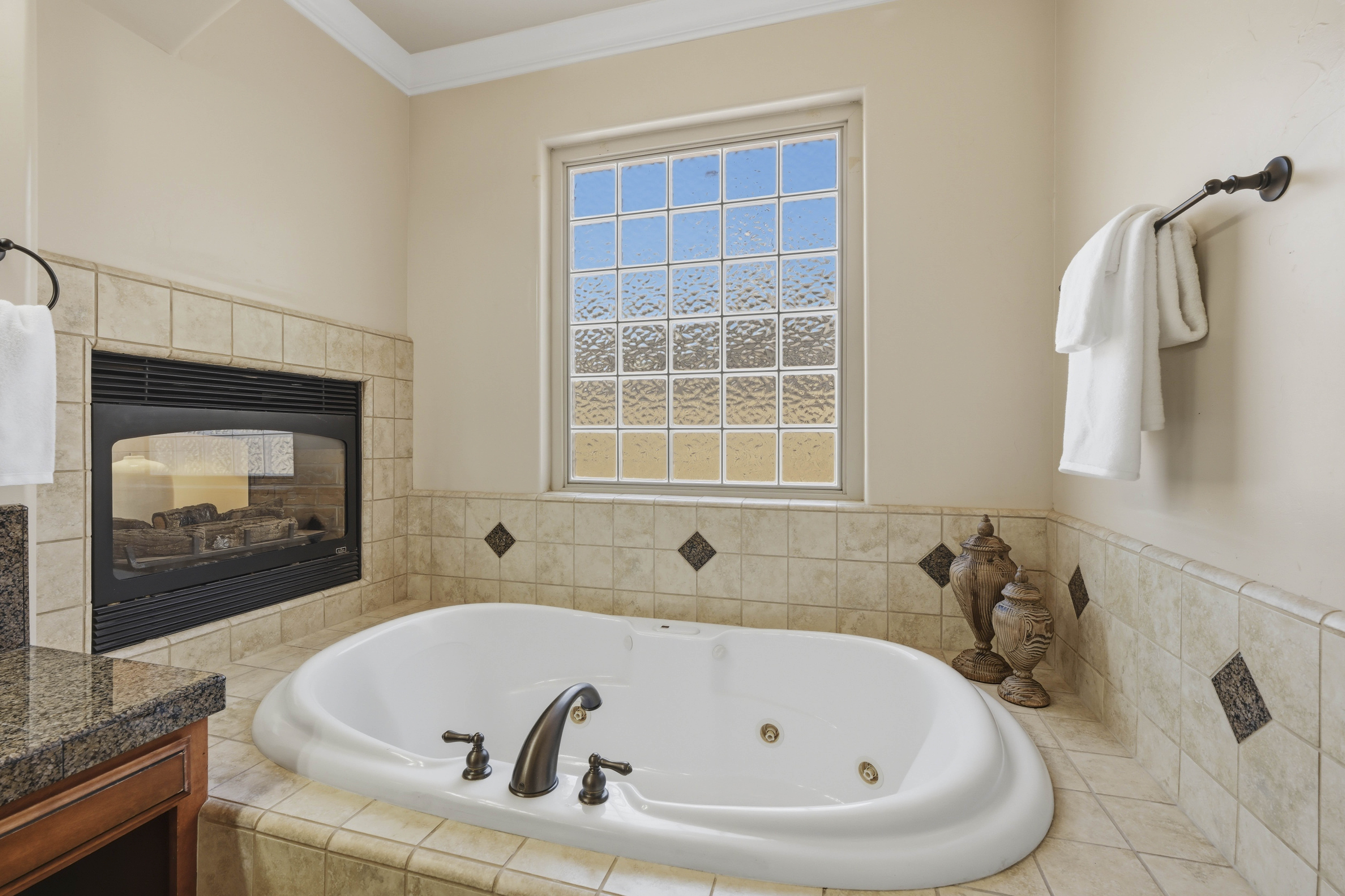  8587 Indianwood Lane, Roseville, CA 95747 - 物件實景